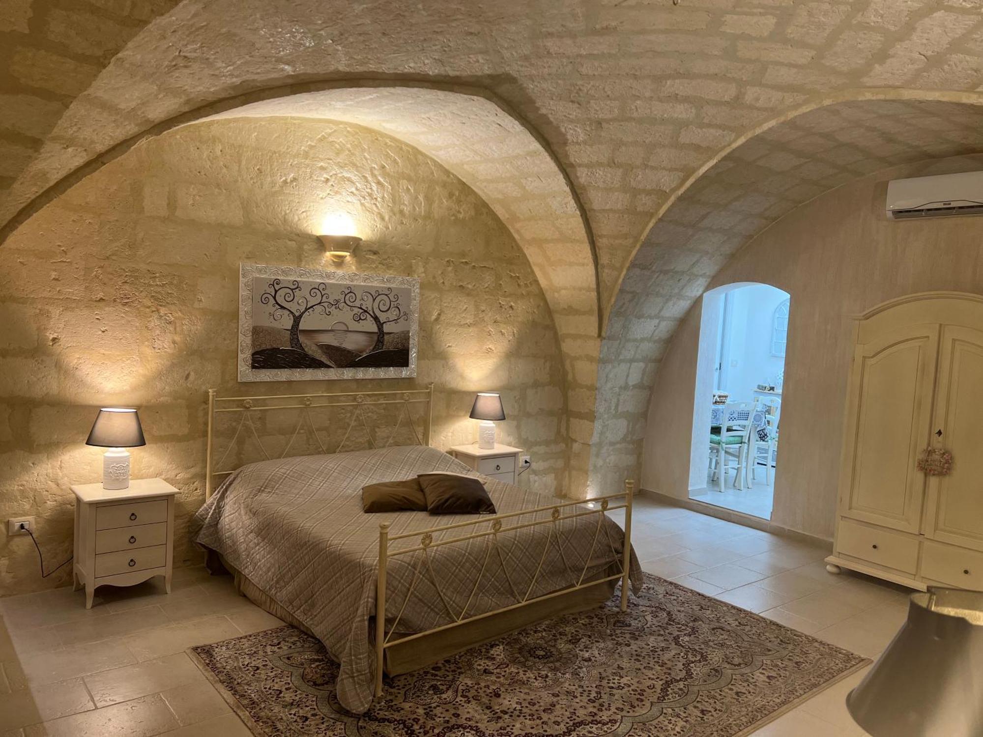 Suite Cavour Luxury Home Таранто Экстерьер фото