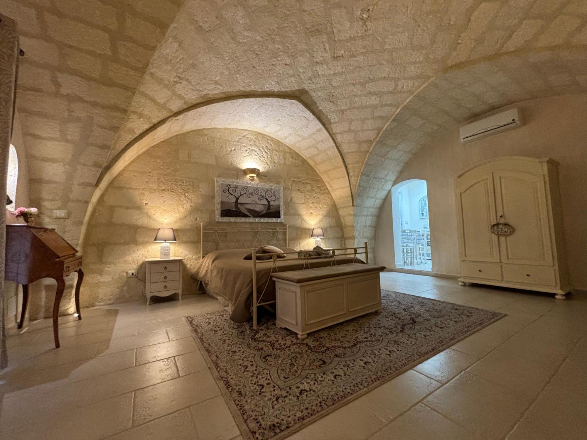 Suite Cavour Luxury Home Таранто Экстерьер фото
